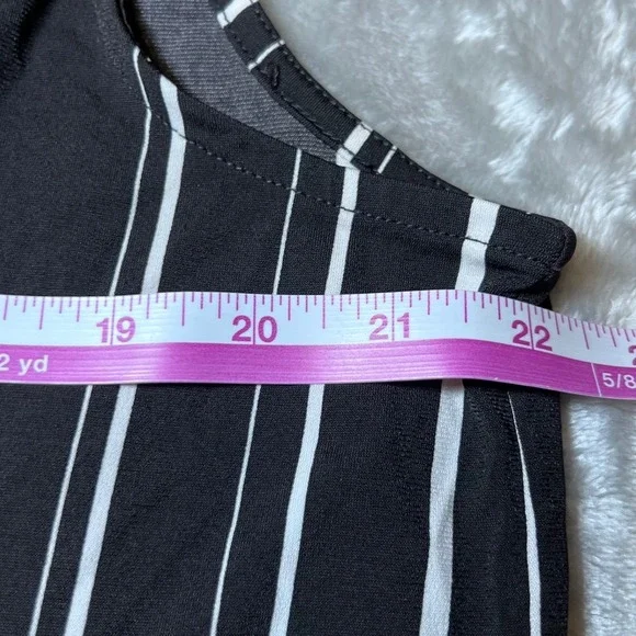 Cato Sleeveless Blouse Womens 18/20W Black White Asymmetrical Twist Front Artsy - Picture 10 of 10